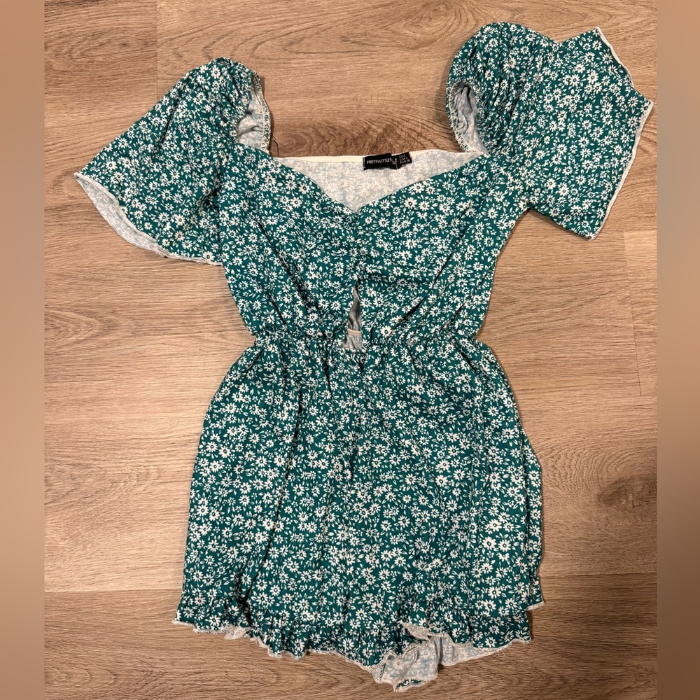 Pretty Little Thing dress